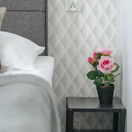 Przytulne Studia Very Berry W Poznaniu Blisko Parku By Renters * Poznań