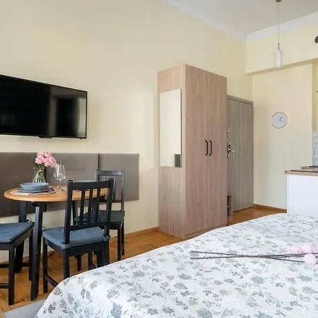 Przytulne Studia Very Berry W Poznaniu Blisko Parku By Renters Daire *