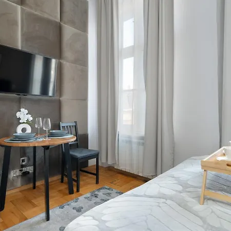 Daire Przytulne Studia Very Berry W Poznaniu Blisko Parku By Renters Poznan