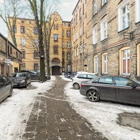 Przytulne Studia Very Berry W Poznaniu Blisko Parku By Renters Poznan