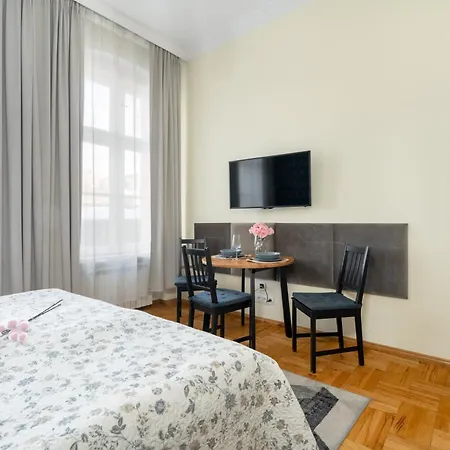 Przytulne Studia Very Berry W Poznaniu Blisko Parku By Renters * Poznan