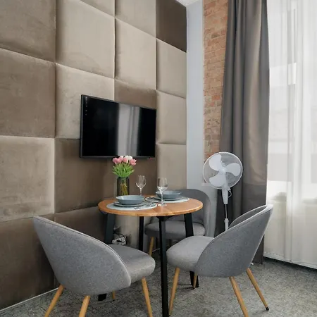 Przytulne Studia Very Berry W Poznaniu Blisko Parku By Renters Apartment